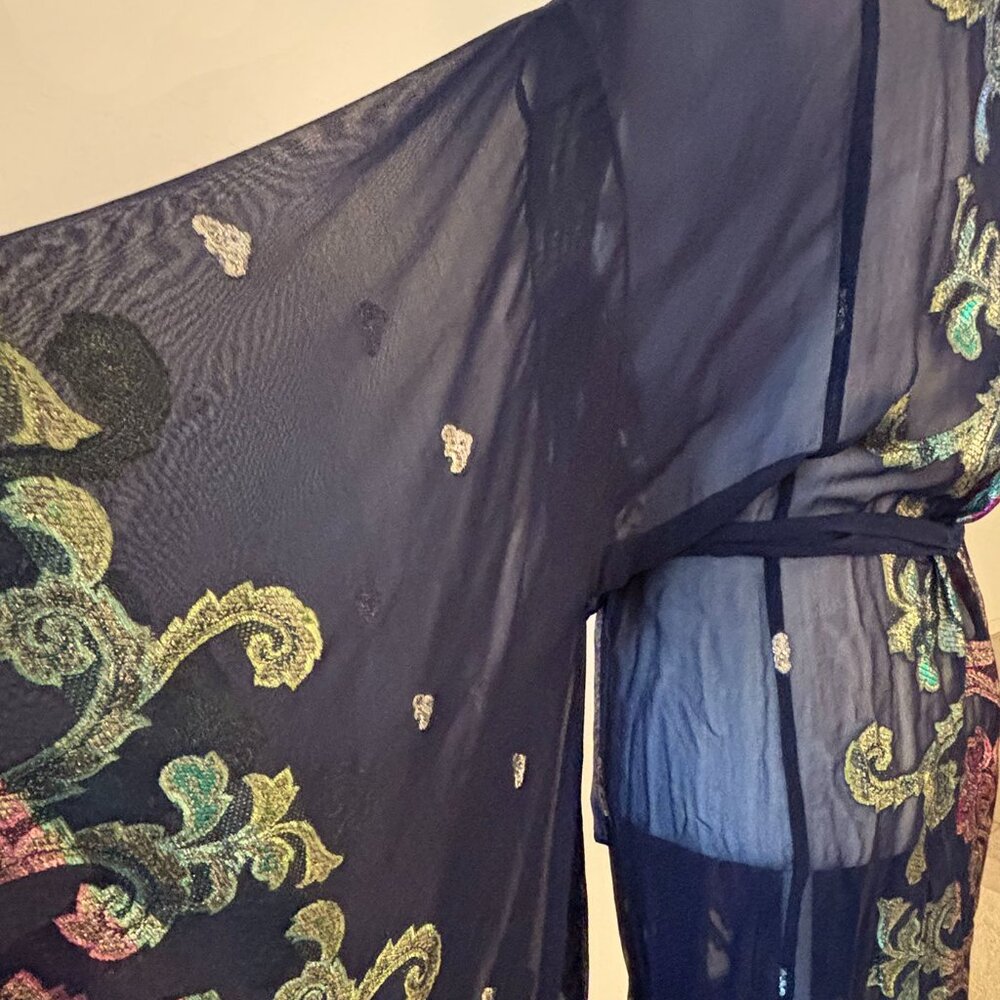 Victoria’s Secret. Vintage. Sheer Kimono-style Robe. - Picture 6 of 7